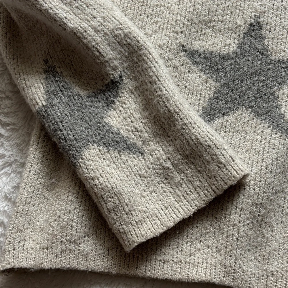 Soft and Cozy V-Neck Sweater with Stars - Picture 3 of 5